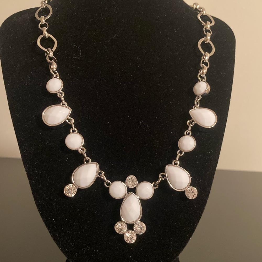 Charming Charlie RSVP “White Party” silver tone necklace with Rhinestones - Picture 3 of 6